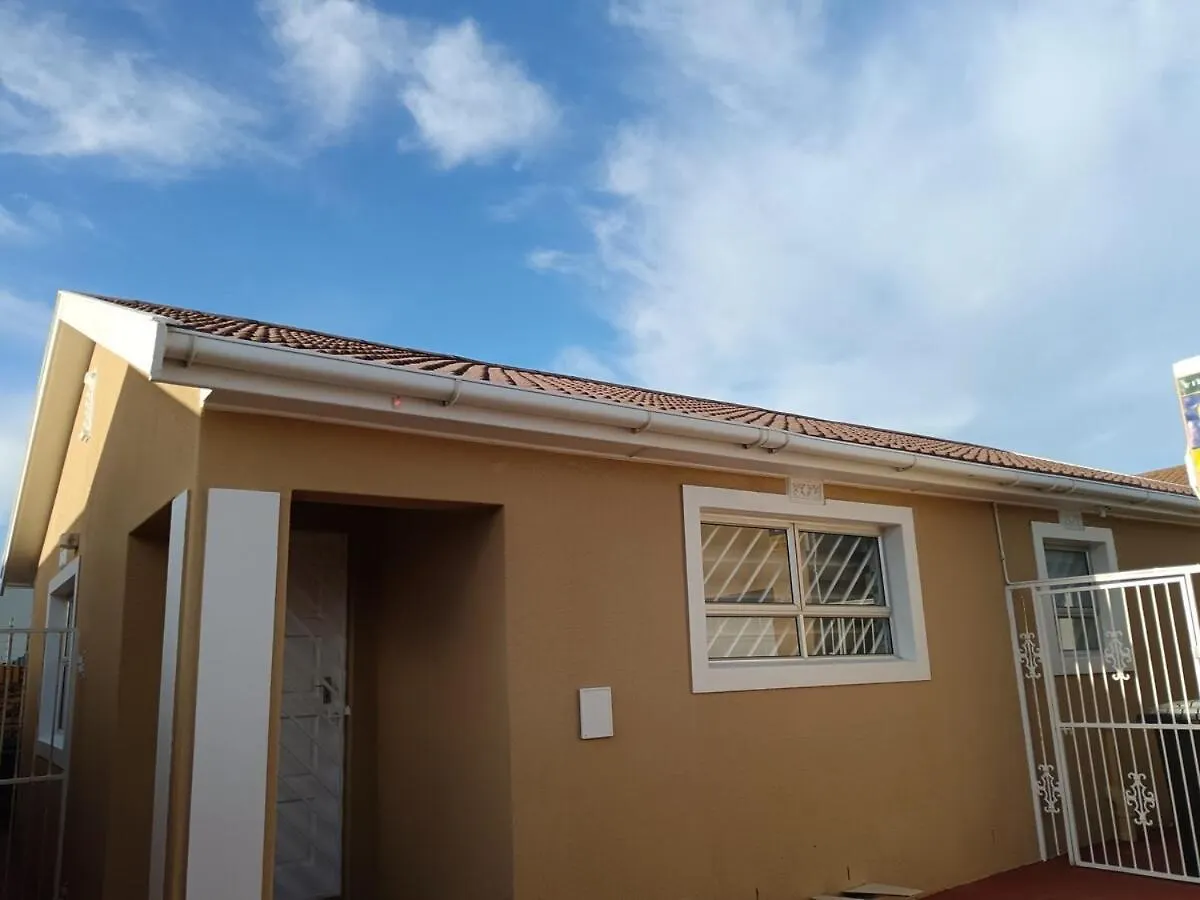 Family Friendly Home In A Cul-De-Sac! Muizenberg