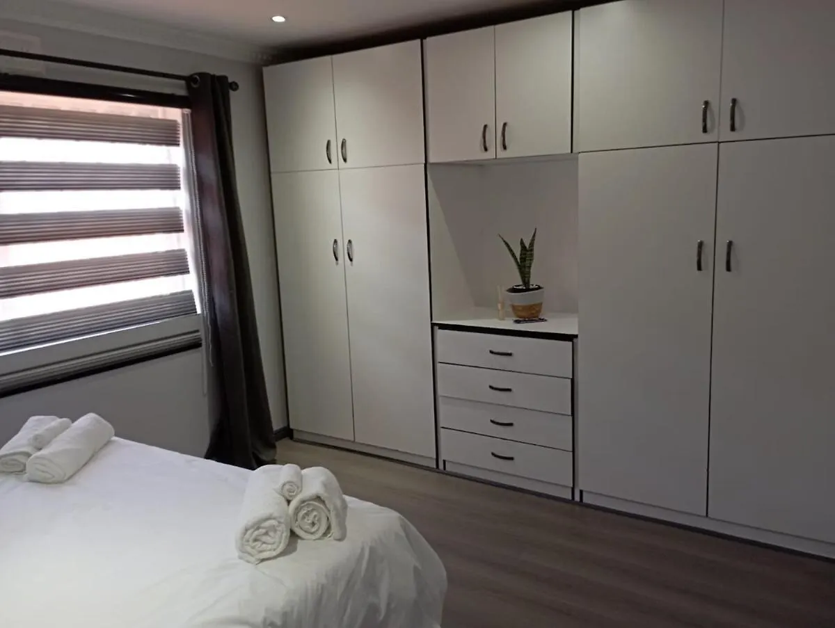 Family Friendly Home In A Cul-De-Sac! Muizenberg