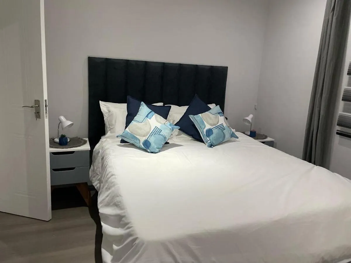 Family Friendly Home In A Cul-De-Sac! Muizenberg Südafrika